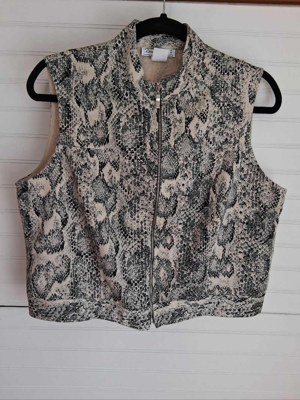Dawn Joy Vintage Snake-Print Sleeveless Zip Front Vest - Beige/Black/Gray J13/14